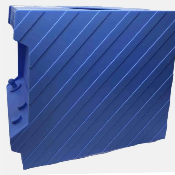 Lot of 2 Novelty Tissue Box Covers Bullseye's Playground™ - Picture 3 of 8